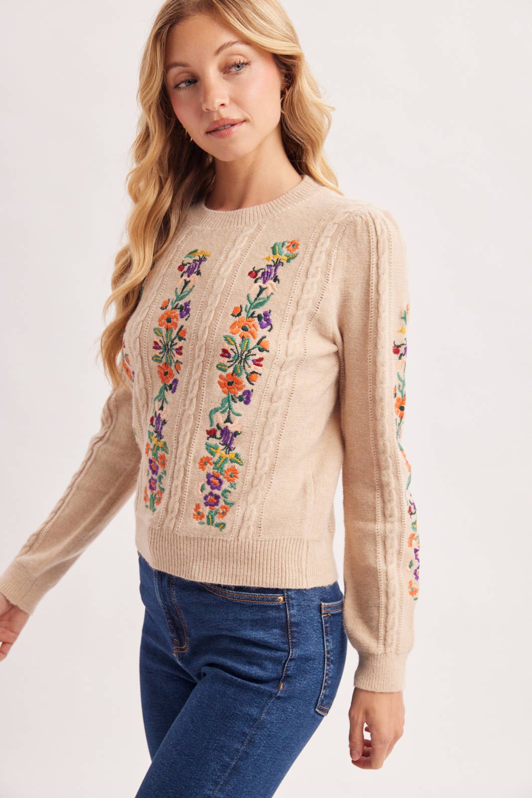 VINTAGE FLORAL EMBROIDERED KNIT SWEATER: VANILLA