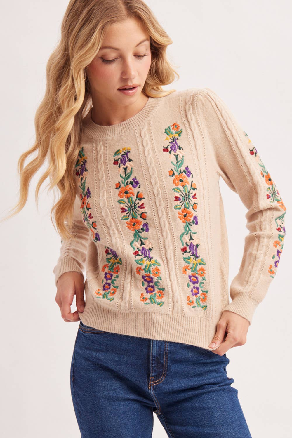 VINTAGE FLORAL EMBROIDERED KNIT SWEATER: VANILLA