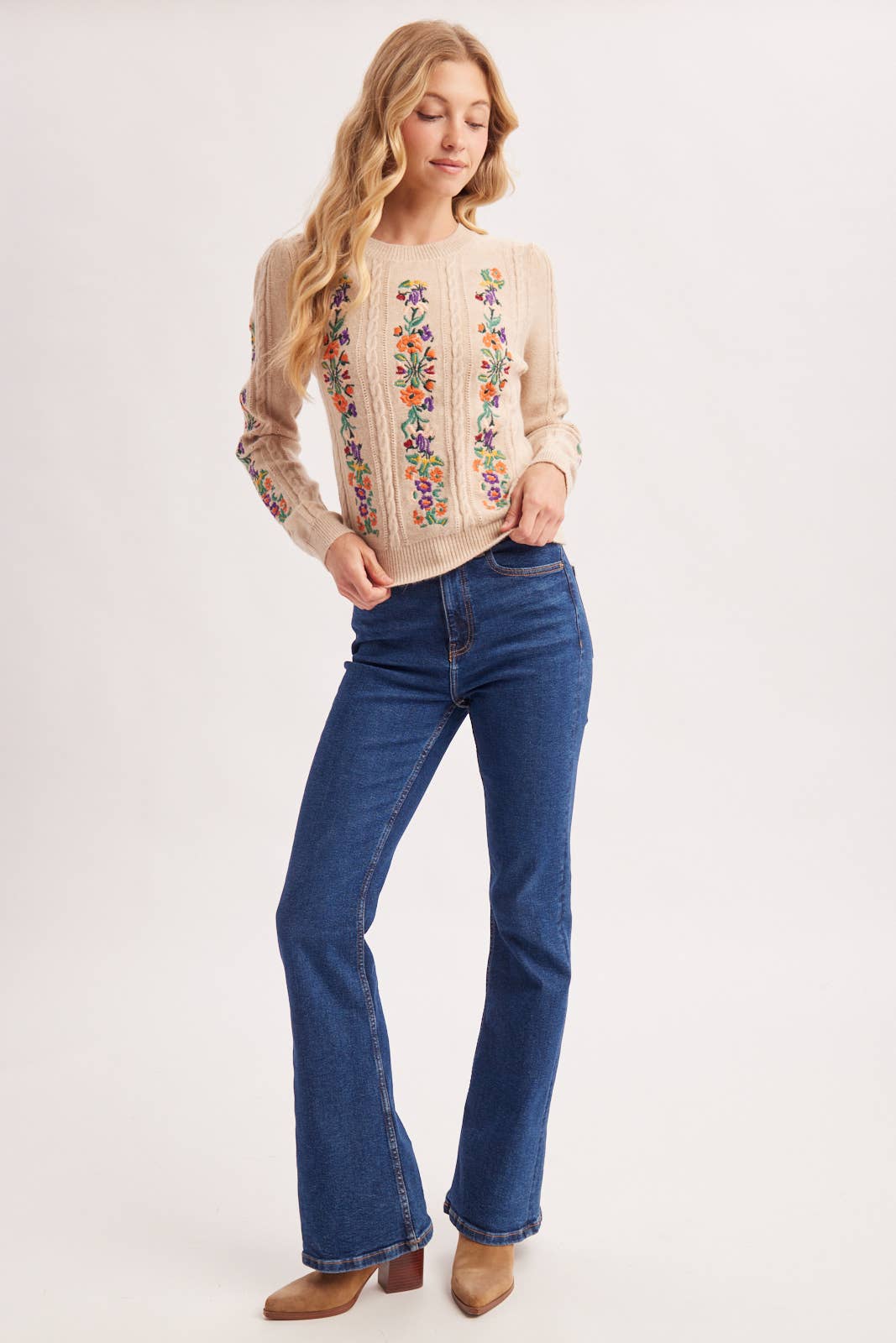 VINTAGE FLORAL EMBROIDERED KNIT SWEATER: VANILLA