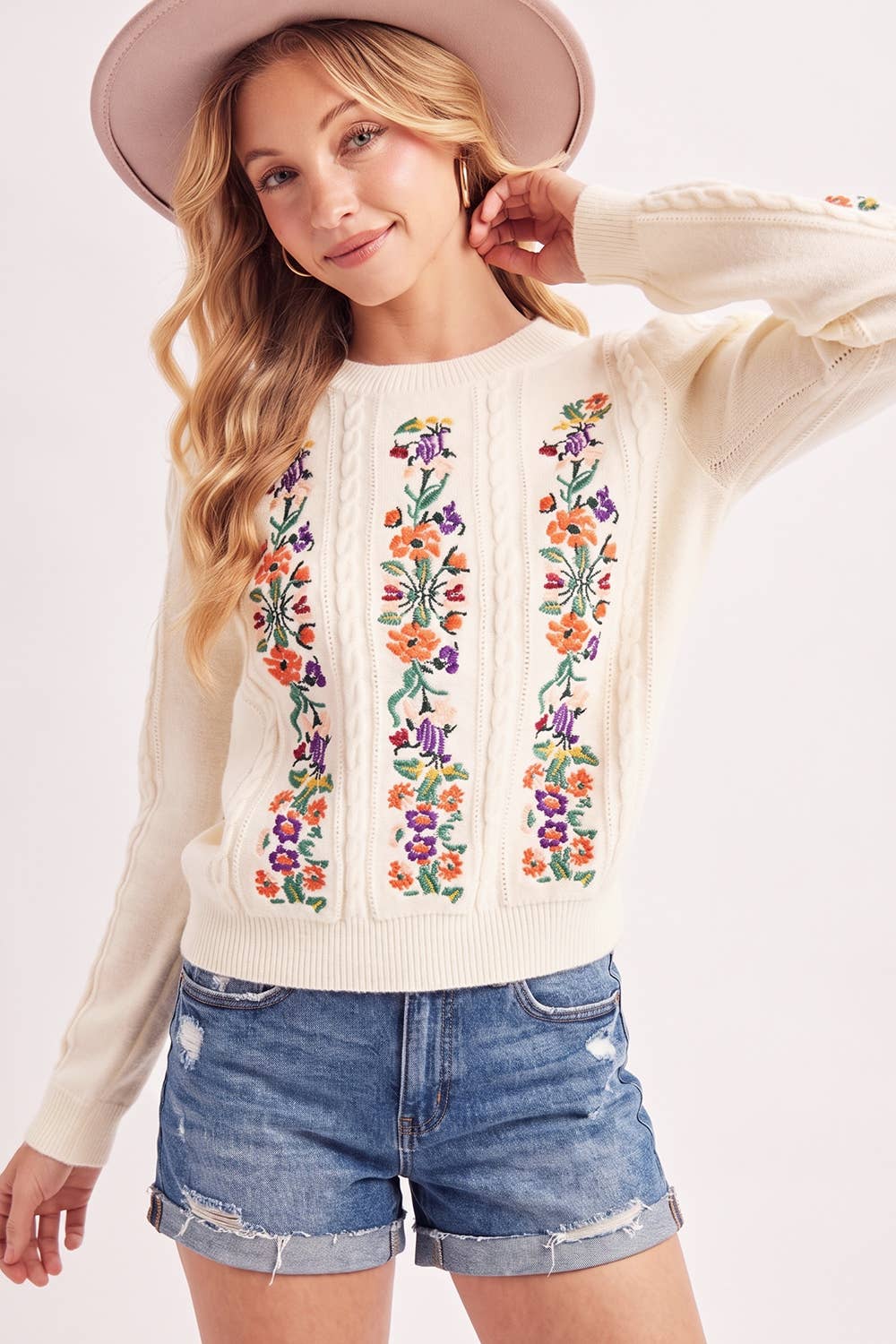 VINTAGE FLORAL EMBROIDERED KNIT SWEATER: VANILLA