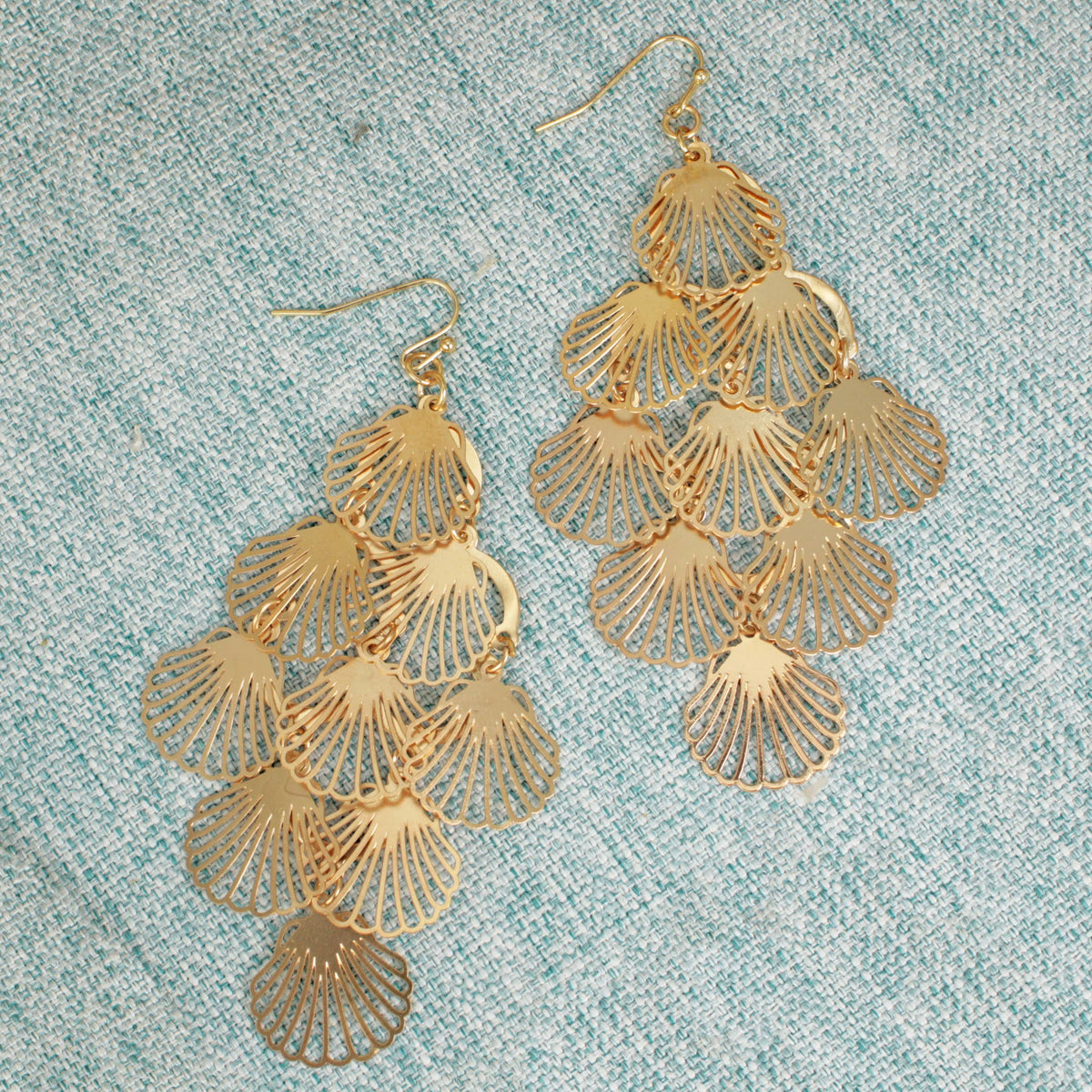 Outline Gold Shell Cascade Earrings