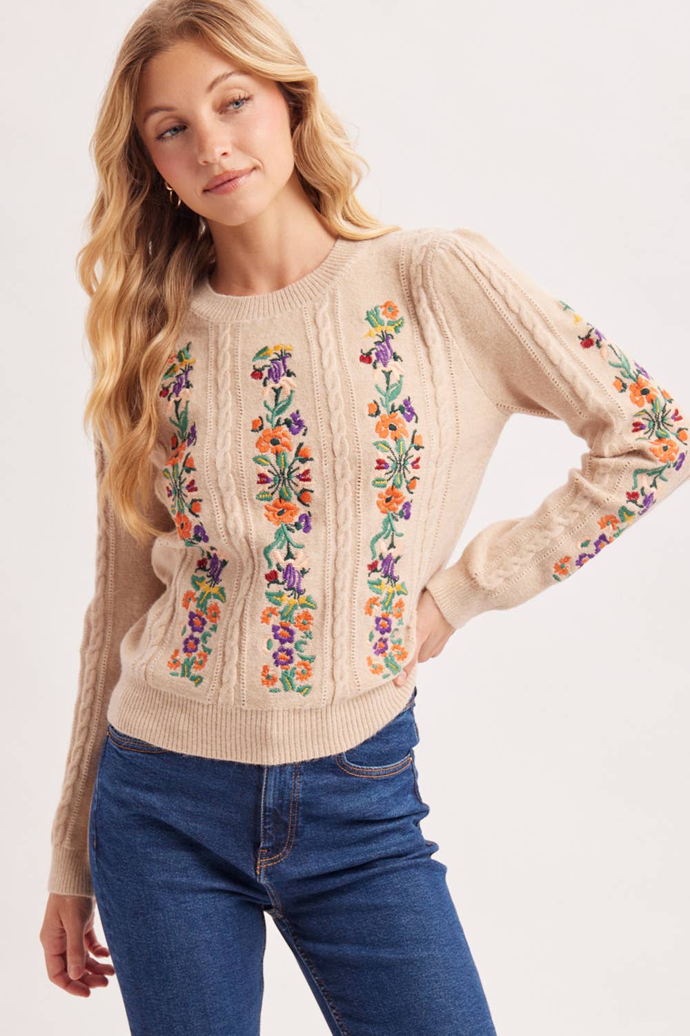 VINTAGE FLORAL EMBROIDERED KNIT SWEATER: VANILLA