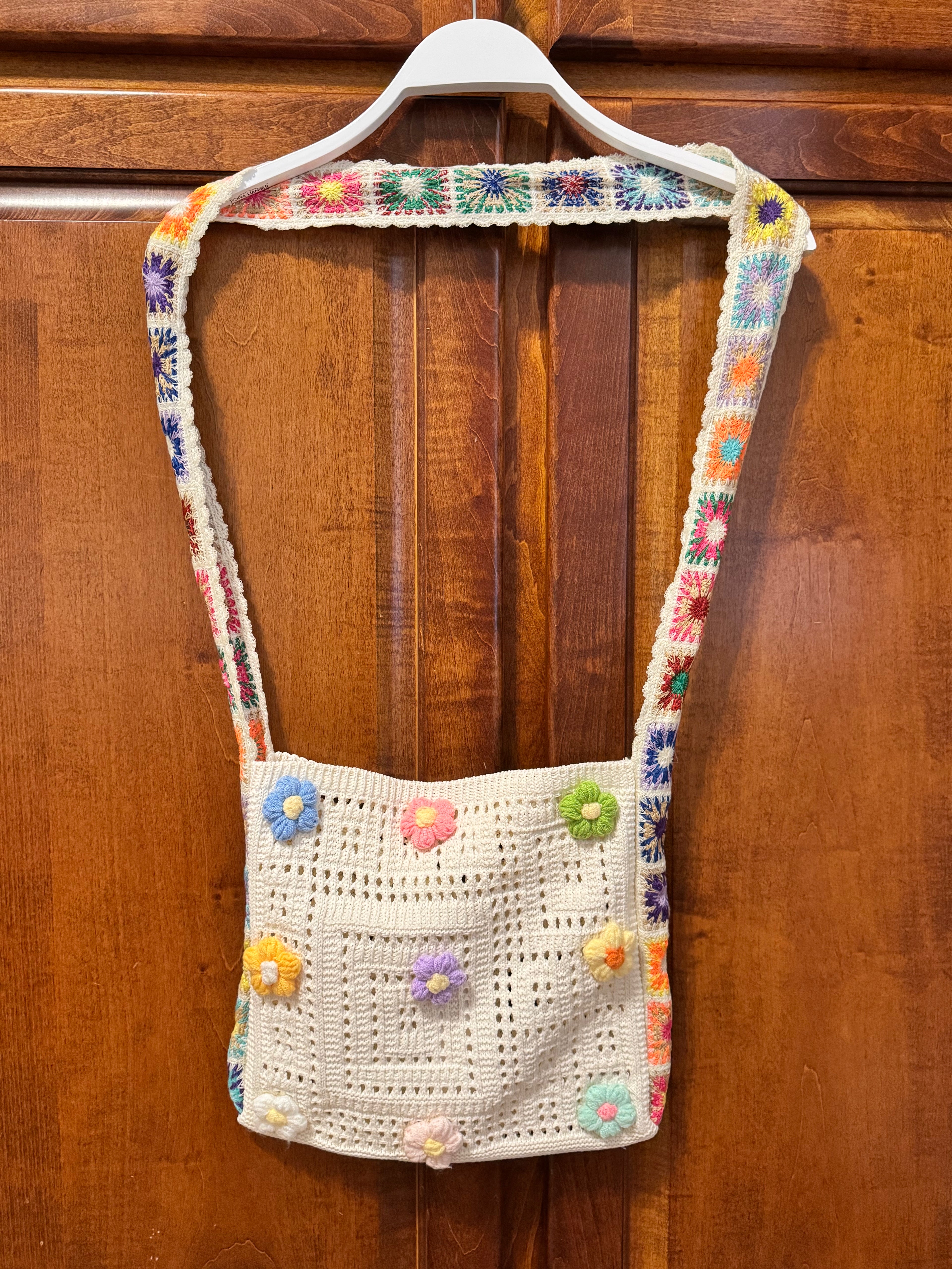 Bluivy Cream Crocheted Floral Bag