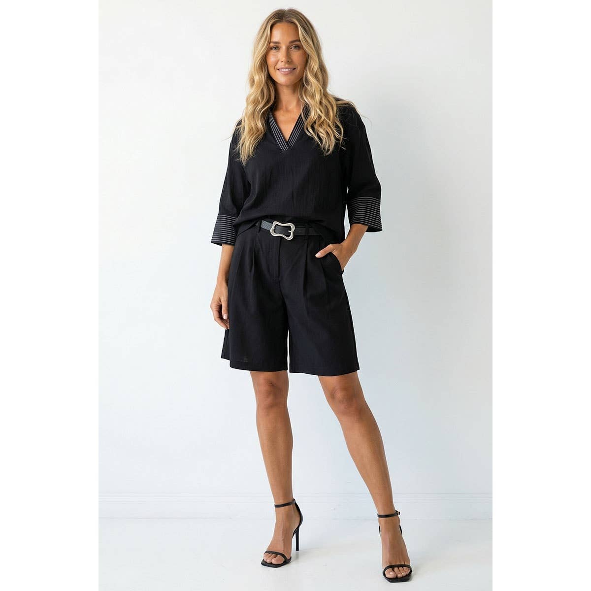 Contrast Stitch Detail Popover Blouse: Black