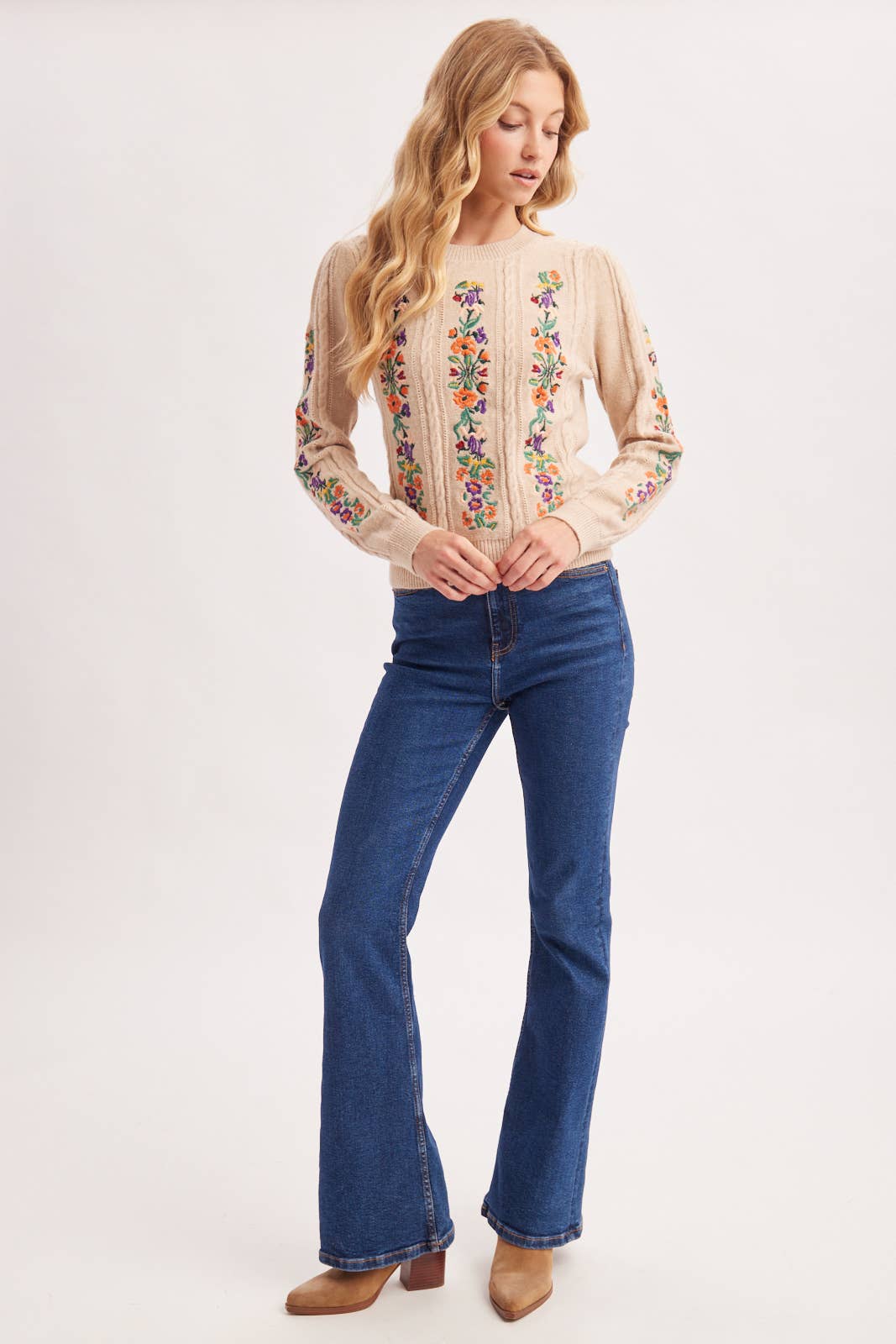 VINTAGE FLORAL EMBROIDERED KNIT SWEATER: VANILLA