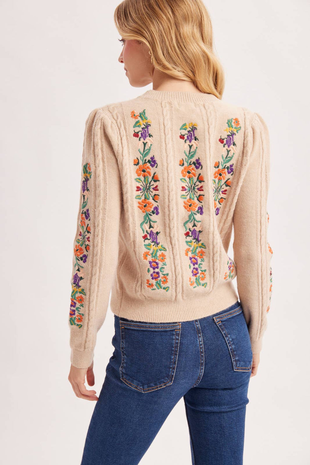 VINTAGE FLORAL EMBROIDERED KNIT SWEATER: VANILLA